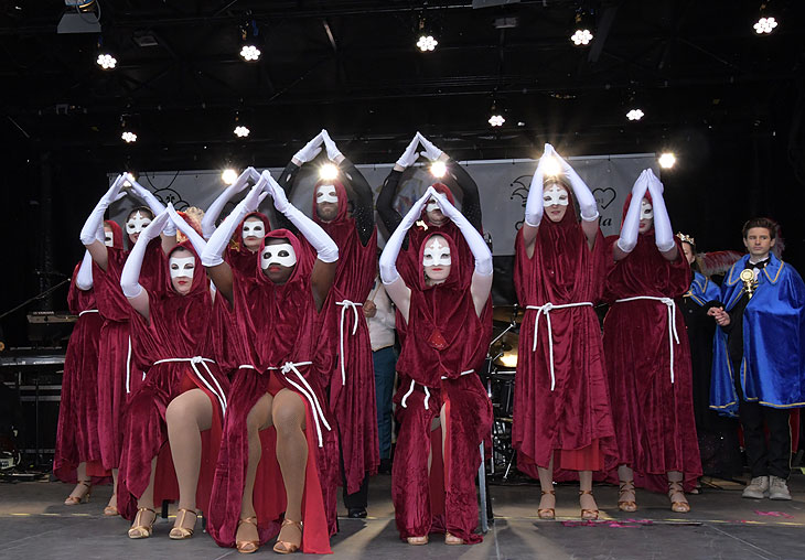 Garde bei der Inthronisation der Narrhalla Prinzenpaare auf dem Rindermarkt am 11.01.2025 (&copy;Foto: Ingrid Grossmann)